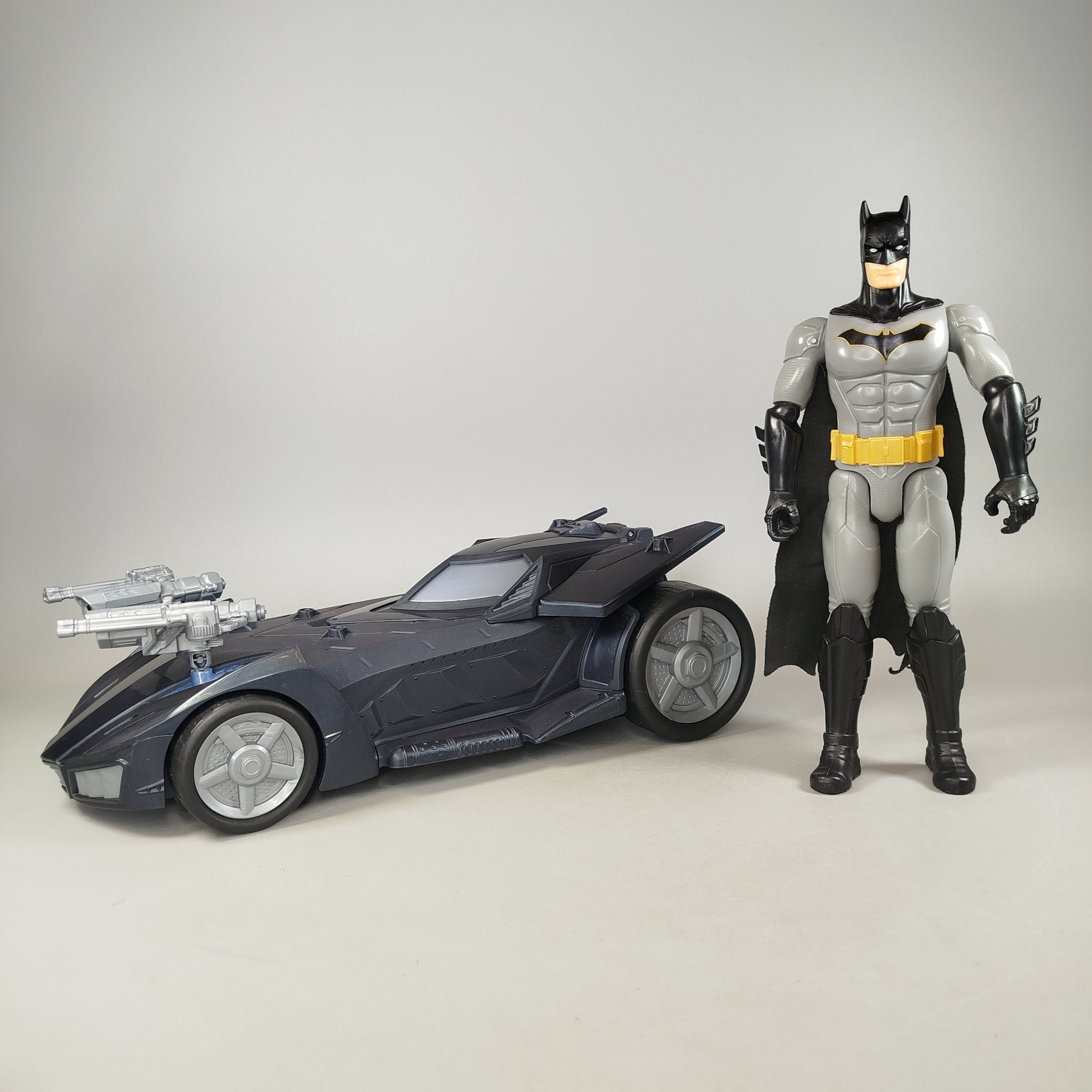 Mattel Batman Actionfigur mit Batmobile, wie neu, ab 6 Jahre